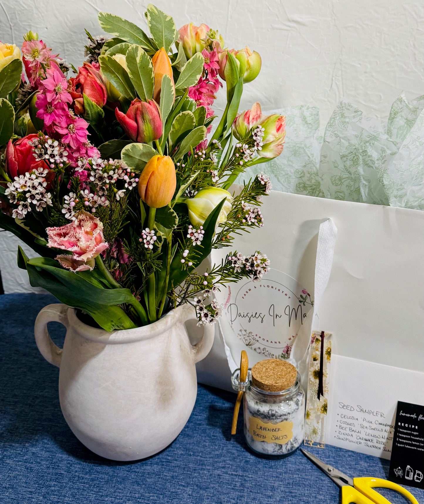 Vibrant Focal Arrangement Subscription